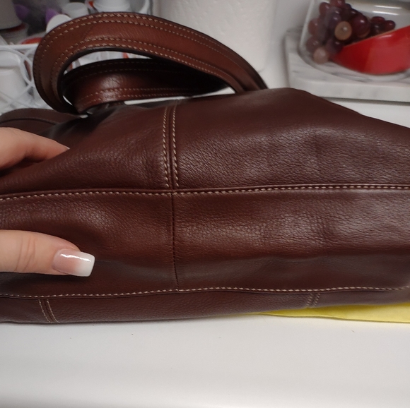 Gorgeous b.makowsky tote style purse - Picture 6 of 8